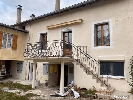 loue maison avec jardin centre vorey