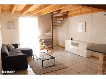 f2 meublé en duplex st julien chapteuil