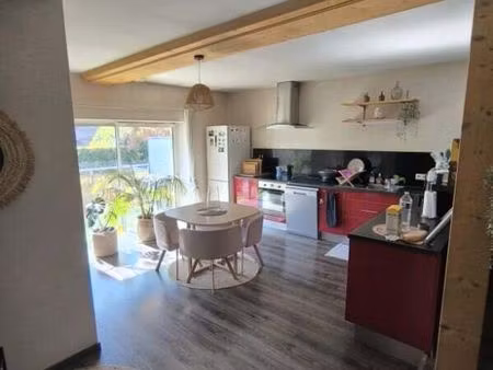 f3 spacieux de 120 m² à vaudrey