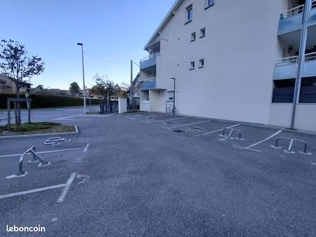 parking 1 m² sassenage