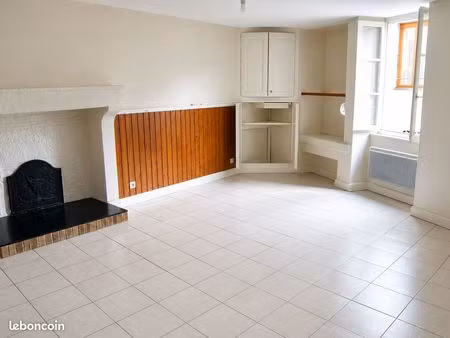 appartement 45 m² la rochefoucauld-en-angoumois