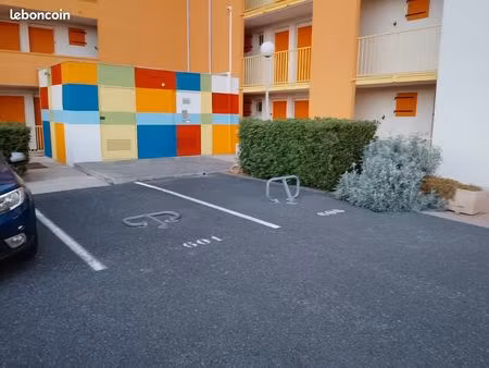 place de parking sécurisé