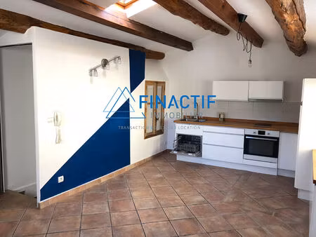meyrargues - bel appartement de village de 70 m2