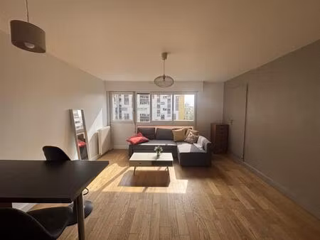 2 pieces-139 rue des pyrenées