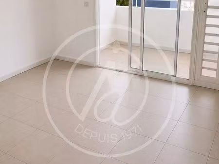 à vendre : studio aux abymes - 110 000 €