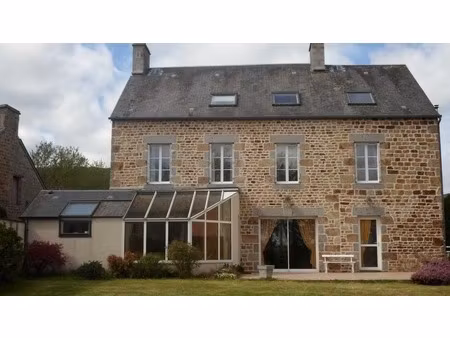 belle demeure avec agréable terrain et vue sur la campagne