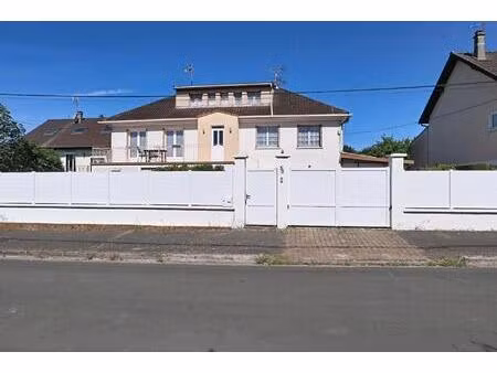 maison avec fort potentiel – 135 m² habitables – terrain 840 m²