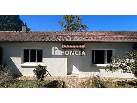 a saint michel  agréable maison de plain pied avec 2 chambres et un garage