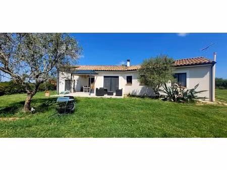 maison de plain-pied 110 m² sur 2 170 m² de terrain – confort moderne et prestations de qu