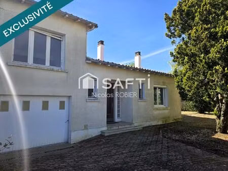 maison deux ou trois chambres  garage  grenier et jardin !!