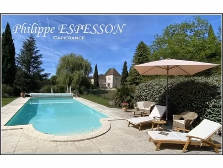 domaine d'exception avec piscine sur un parc de 8 hectares avec aoc