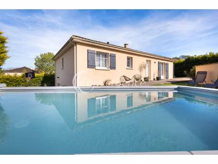 maison 4 chambre avec piscine à st victurnien