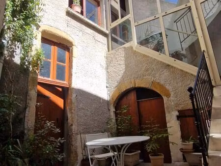 maison en centre ville de vic-le-comte avec 3 chambres