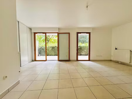 saint-denis - studio avec terrasse - 37 58 m²