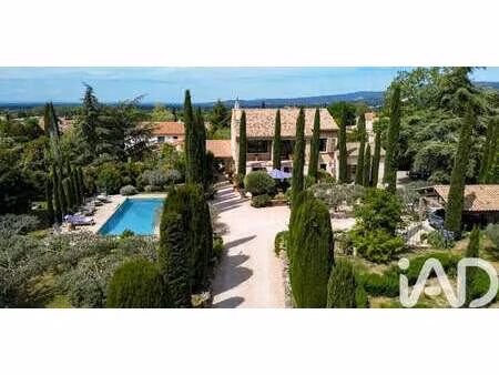 maison avec piscine robion (84)