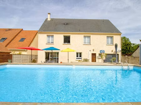 magnifique pavillon familial de 2014 avec piscine chauffée