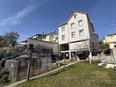 maison composée de 5 appartements