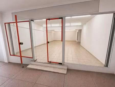 local / garage en centre-ville - saint raphael -