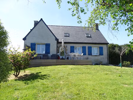 finistere  proche carhaix. maison de grand standing à vendre à plounevezel