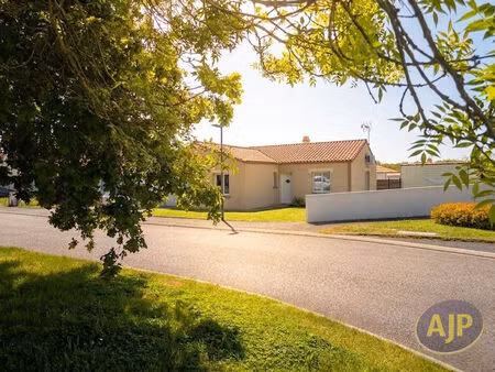 maison rocheserviere 4 pièce(s) 87 m2