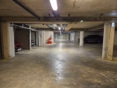 en vente garage-parking 39 m² – 28 000 € |le mans