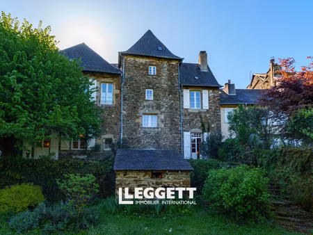 maison 8 pièce(s)  uzerche