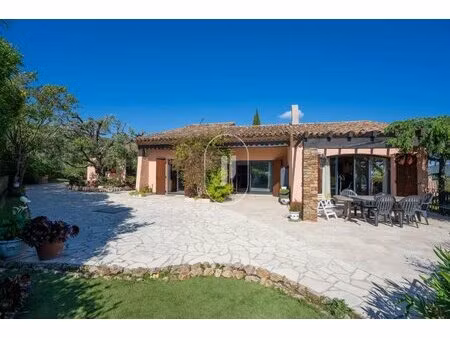 maison de caractère en pierre avec vue mer à vendre à sainte-maxime