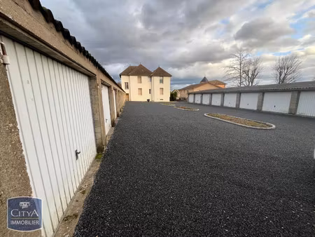 parking à louer 12 m² - mâcon (71) - 86€