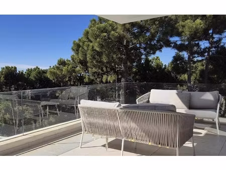 spacieux et moderne type 3 plein sud avec terrasse - borély / sainte-anne