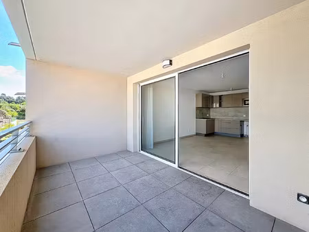 vente appartement 2 pièces 49 m² fréjus (83600)