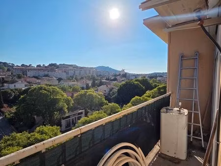 t3 entièrement rénové – dernier étage – plein sud – cave + parking – 165 000