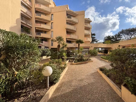 vente appartement 2 pièces 54 m² saint-raphaël (83700)