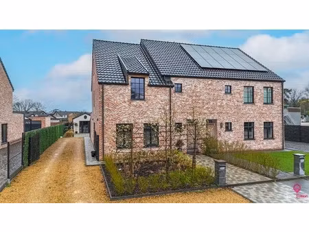 fantastische landelijke nieuwbouw met 4 slpkm en mooie tuin!