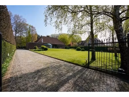 verborgen verrassing: aan de zoom v/h bos met maximaal zicht