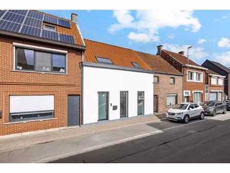 gerenoveerde woning met 3 slaapkamers in de klinge