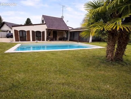 maison centre-ville avec piscine  grand jardin  garage et logement indépendant