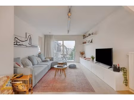 ruim en energiezuinig duplex appartement met veel lichtinval  gelegen op wandelafstand van