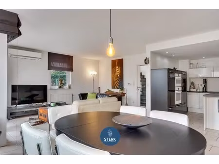 instapklaar duplex-appartement met 3 slpks in het gezellige leut !