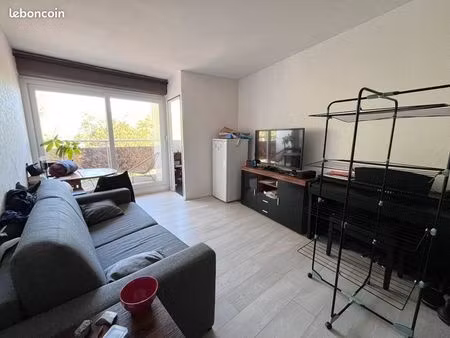 studio 1 pièce 27 m²