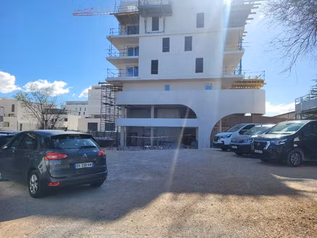 vente commerce 79 m² montpellier (34000)