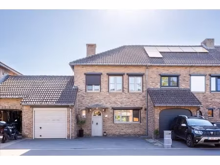 verrassend ruime woning met zwembad!