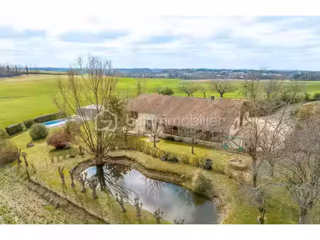 propriété de 410 m² à saint-pardoux-isaac