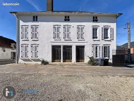 appartement 6 pièces 233 m²