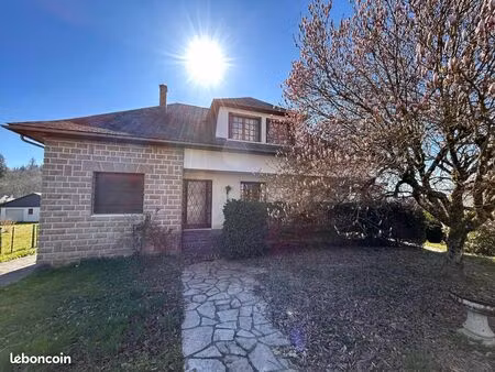 maison 8 pièces 237 m²