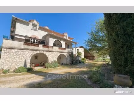 maison 10 pièces 280 m²