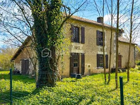 maison en pierre de 110 m² à couhe