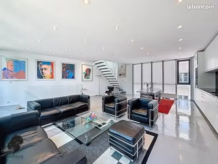 maison 5 pièces 217 m²