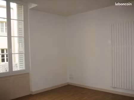 f3 centre ancien clermont bien situé