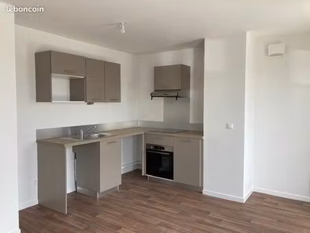 studio 1 pièce 31 m²