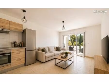 appartement t2 meublé– 38 m² – dernier étage avec terrasse et parking – saint-cannat